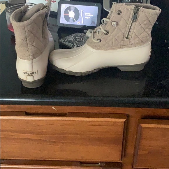 sperry boots - Picture 4 of 5